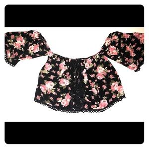 🛍$1 Add-on!🛍Juniors Boho style - Large crop top.